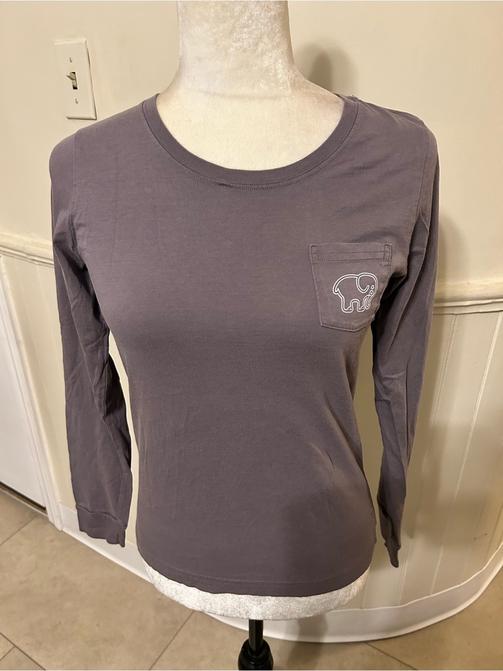 Ivory Ella Long Sleeve Lavender Pocket Tee/Small/EUC
